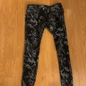 Lululemon swirl leggings
